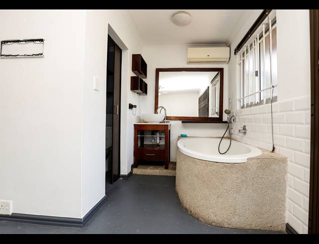 3 BEDROOM DUPLEX FOR SALE IN WINDERMERE